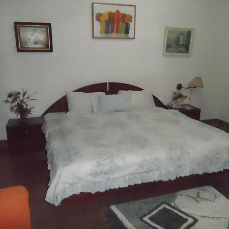 Pink Panther Kumasi Hotel ภายนอก รูปภาพ