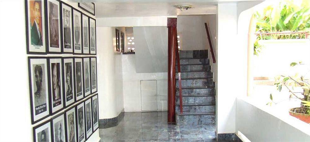 Pink Panther Kumasi Hotel ภายนอก รูปภาพ