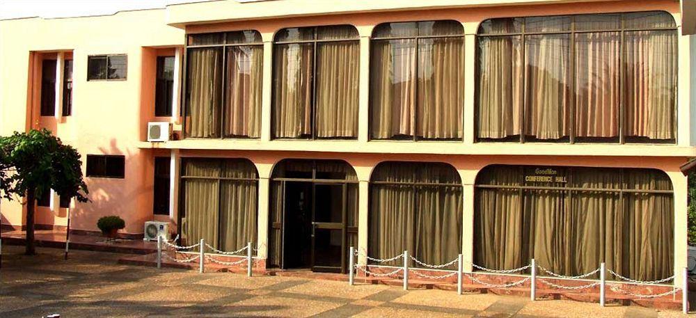 Pink Panther Kumasi Hotel ภายนอก รูปภาพ