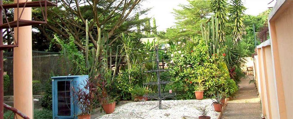 Pink Panther Kumasi Hotel ภายนอก รูปภาพ